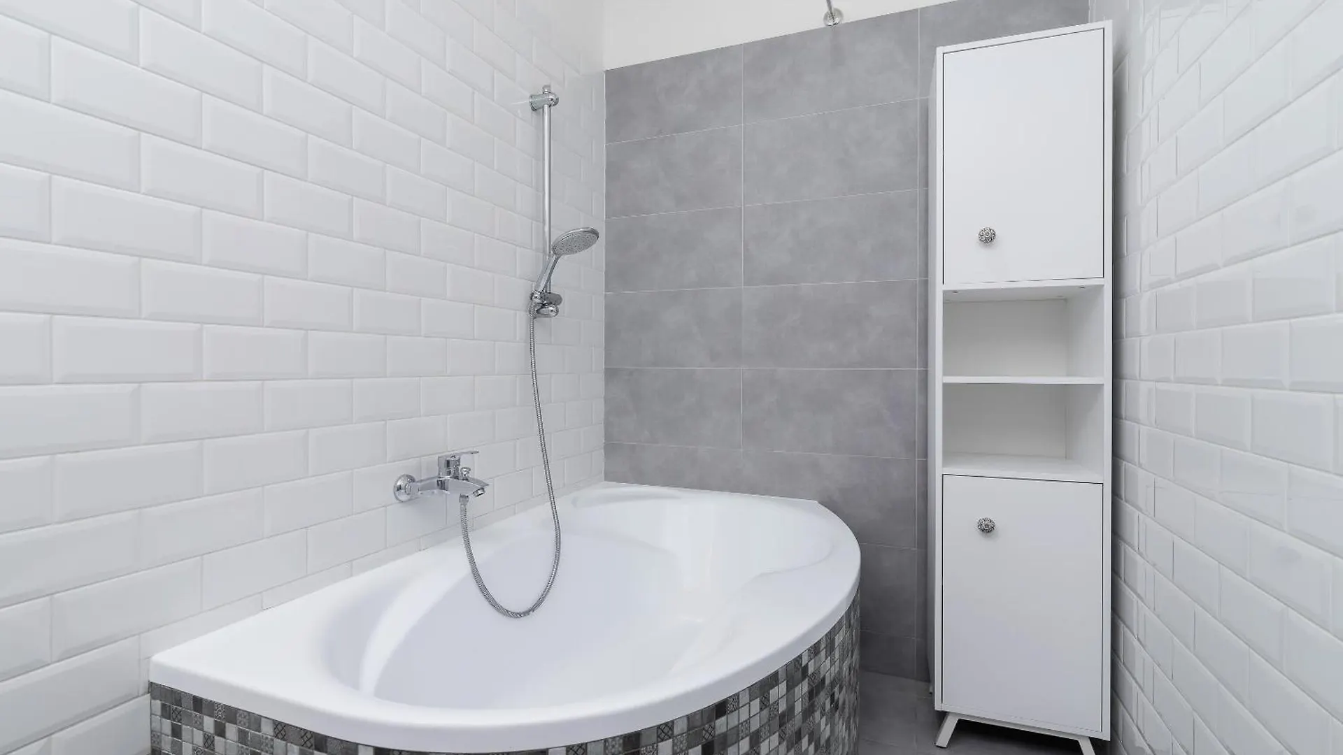 3 Bedroom Apartment - Rynek Podgorski 15 Krakow