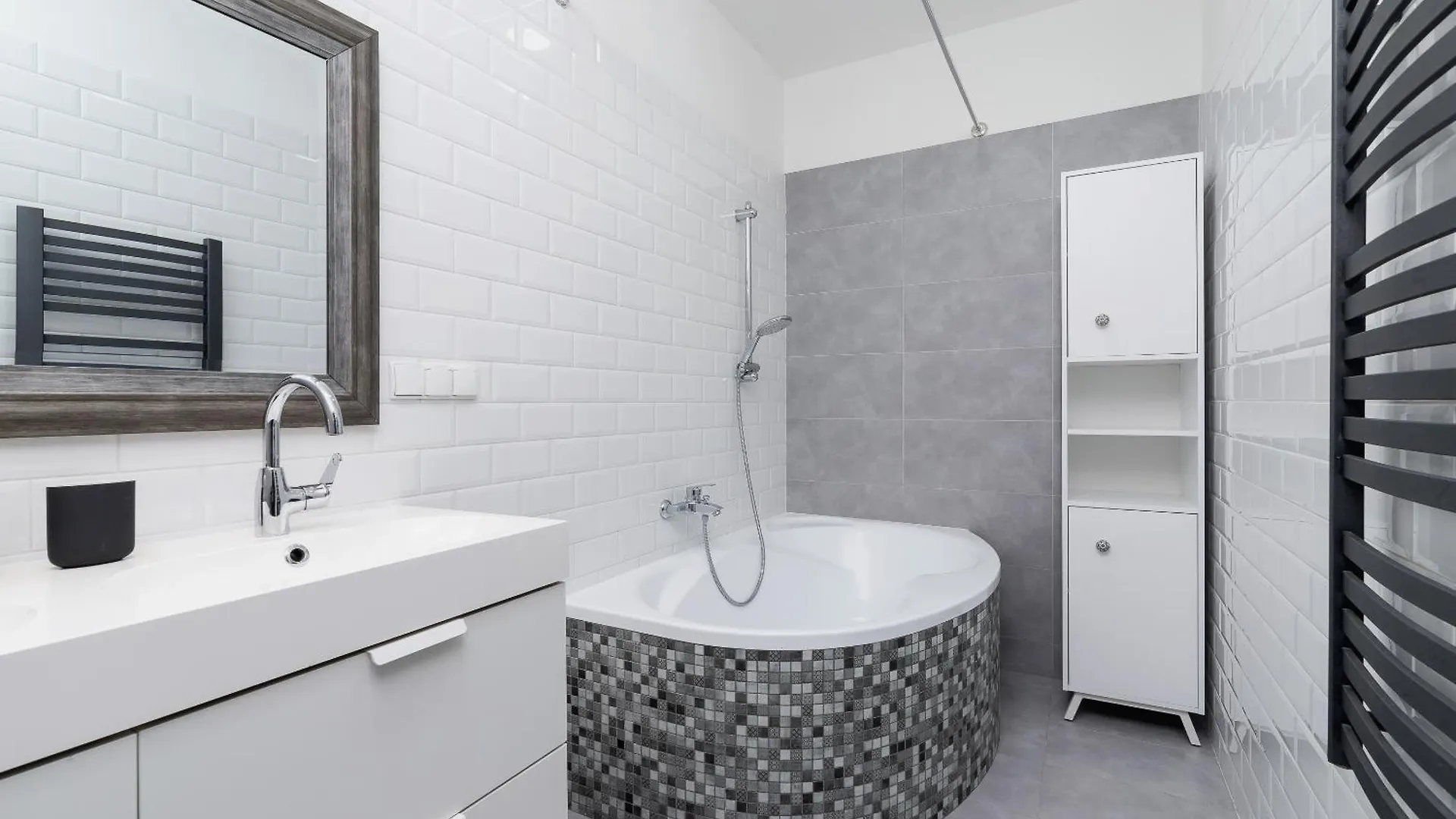 3 Bedroom Apartment - Rynek Podgorski 15 Krakow