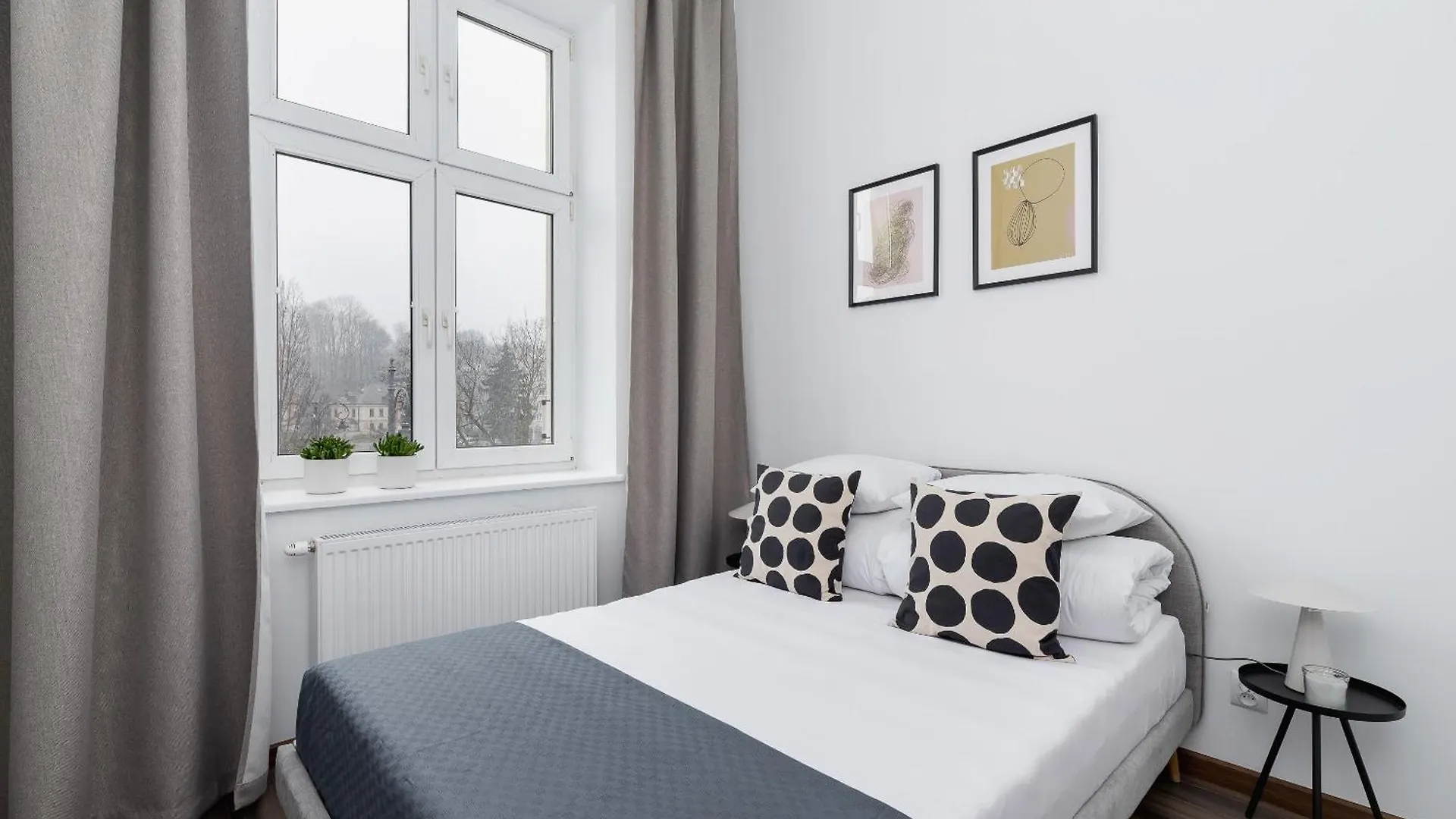 3 Bedroom Apartment - Rynek Podgorski 15 Krakow Poland