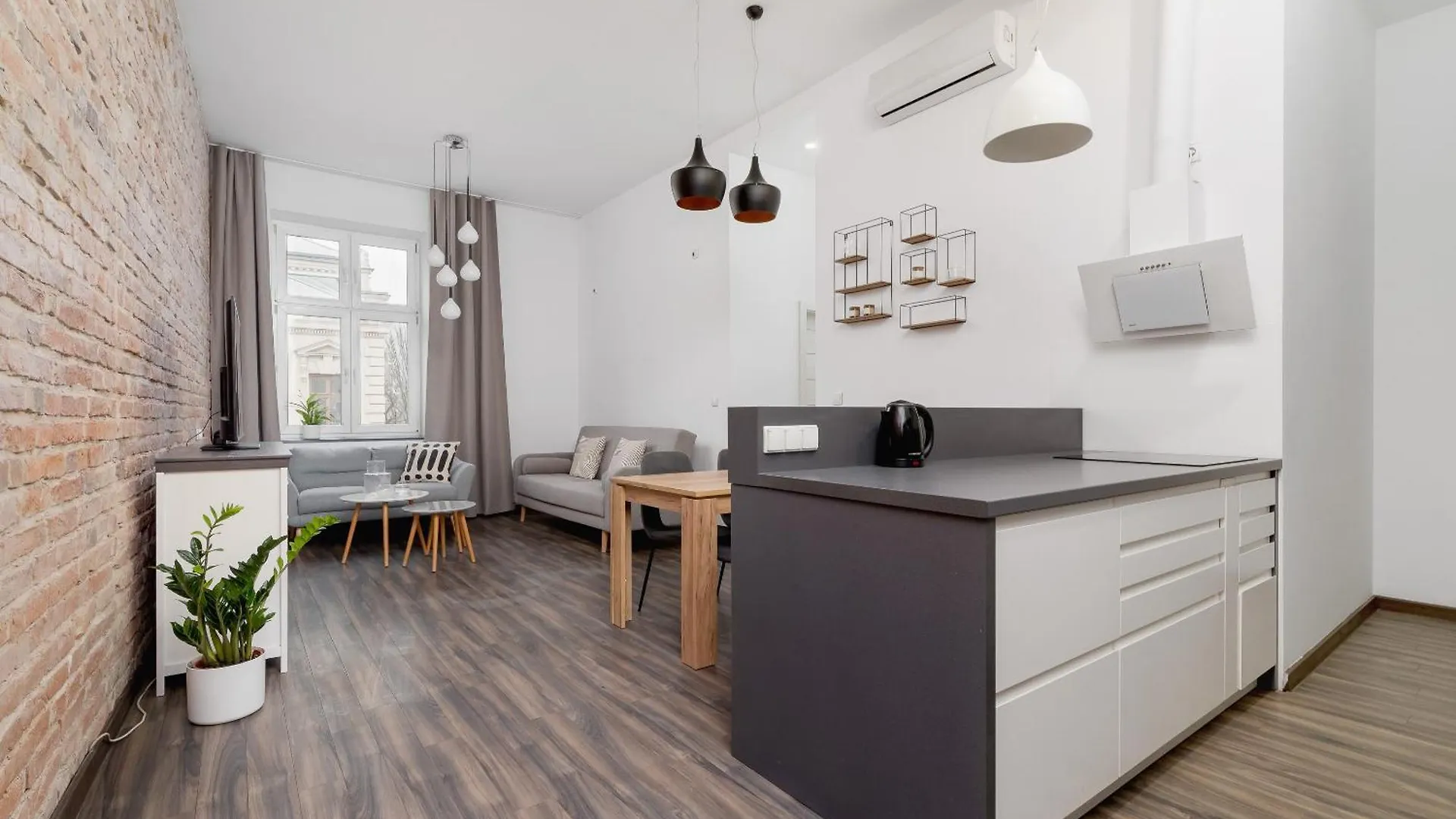 3 Bedroom Apartment - Rynek Podgorski 15 Krakow Poland
