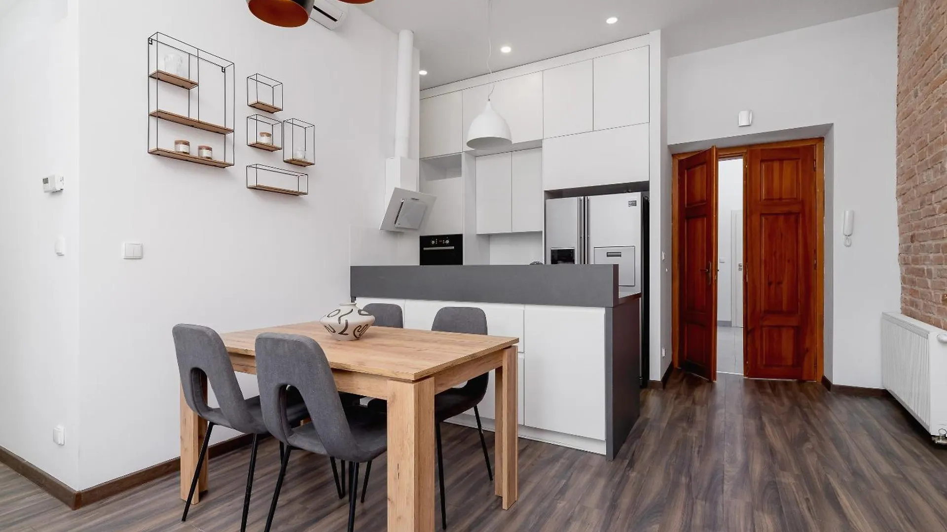 3 Bedroom Apartment - Rynek Podgorski 15 Krakow Poland