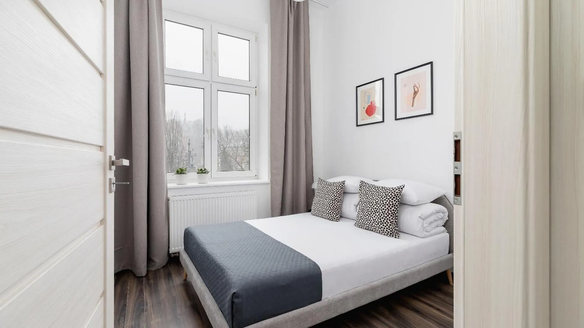 3 Bedroom Apartment - Rynek Podgorski 15 Krakow