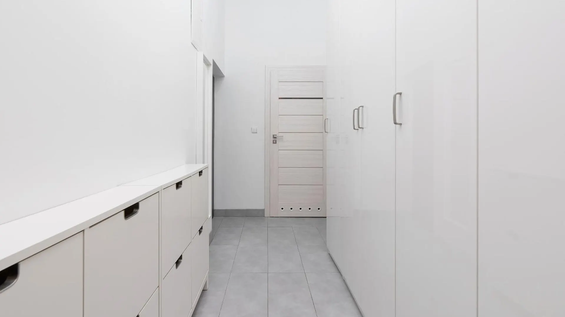 3 Bedroom Apartment - Rynek Podgorski 15 Krakow